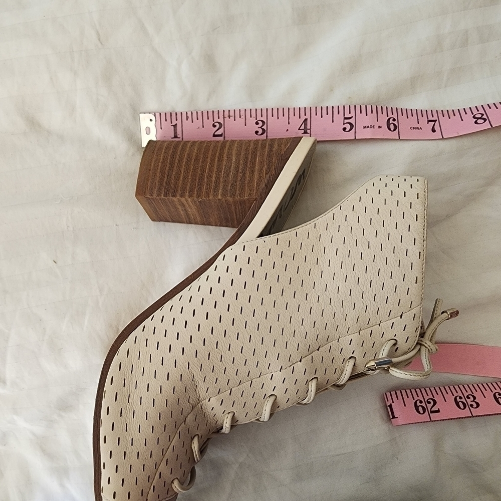 Sam Edelman Ennette Perforated Sand Color Leather Sandals 4" Heel size 8.5 - Picture 7 of 7
